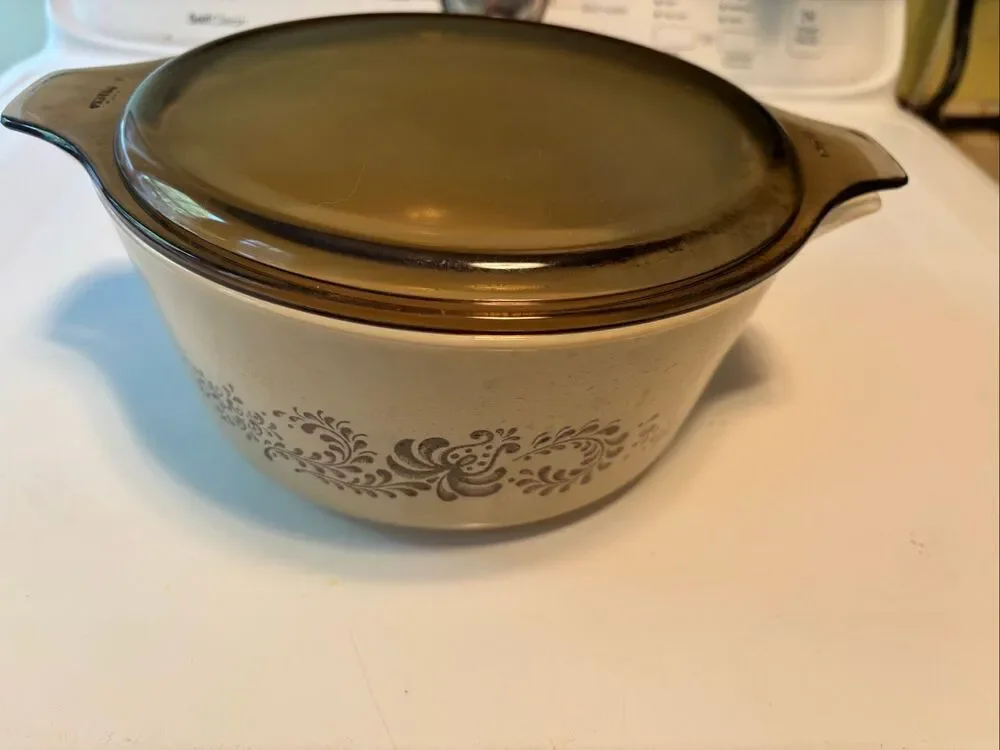 Vintage Pyrex Homestead Brown 2.5 Qt. Casserole Dish